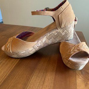 Tom's suede wedge platform sandals